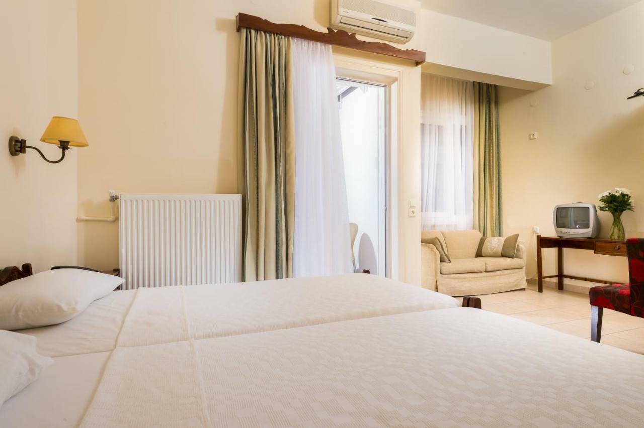 Ikaros Art Hotel 2*